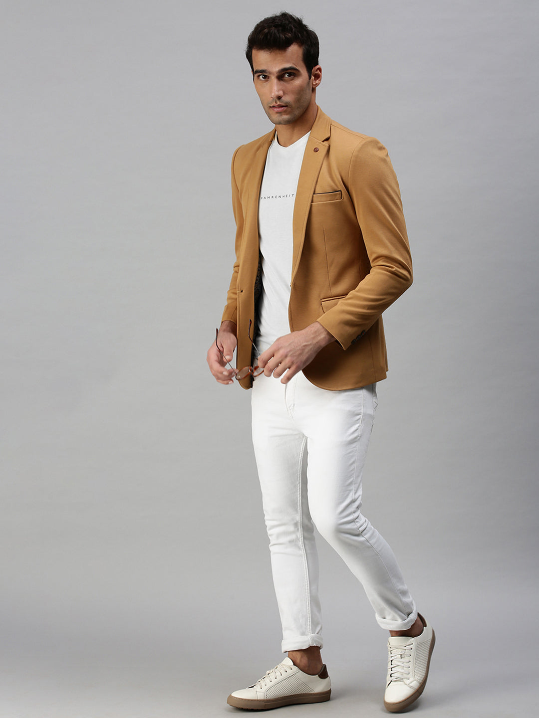 Men's Brown Solid Single Breasted Blazer