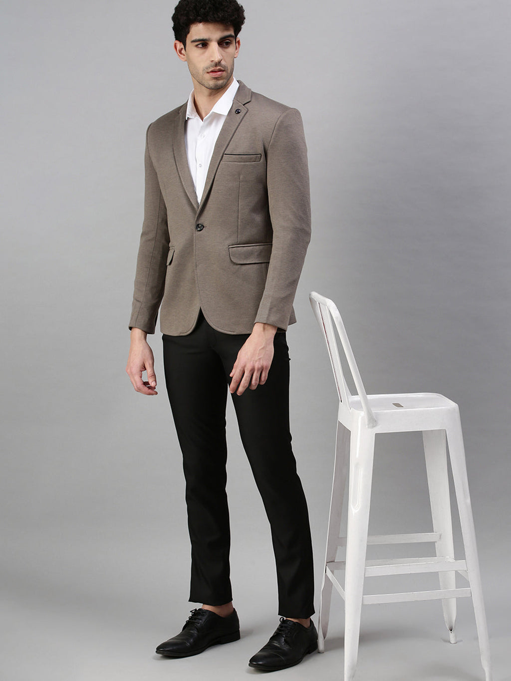 Men's Grey Solid Slim-Fit Single-Breasted Casual Blazers
