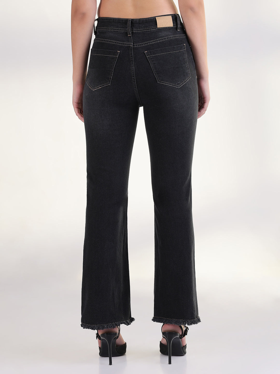 Women's Solid Charcoal Frayed Hem Straight Fit Jean