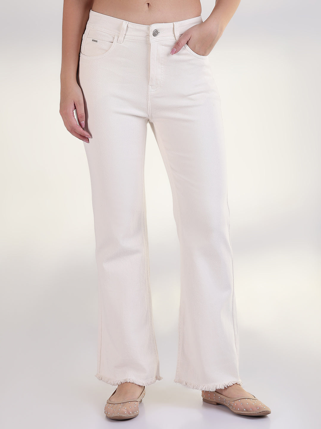 Women's Solid Cream Frayed Hem Straight Fit Jean