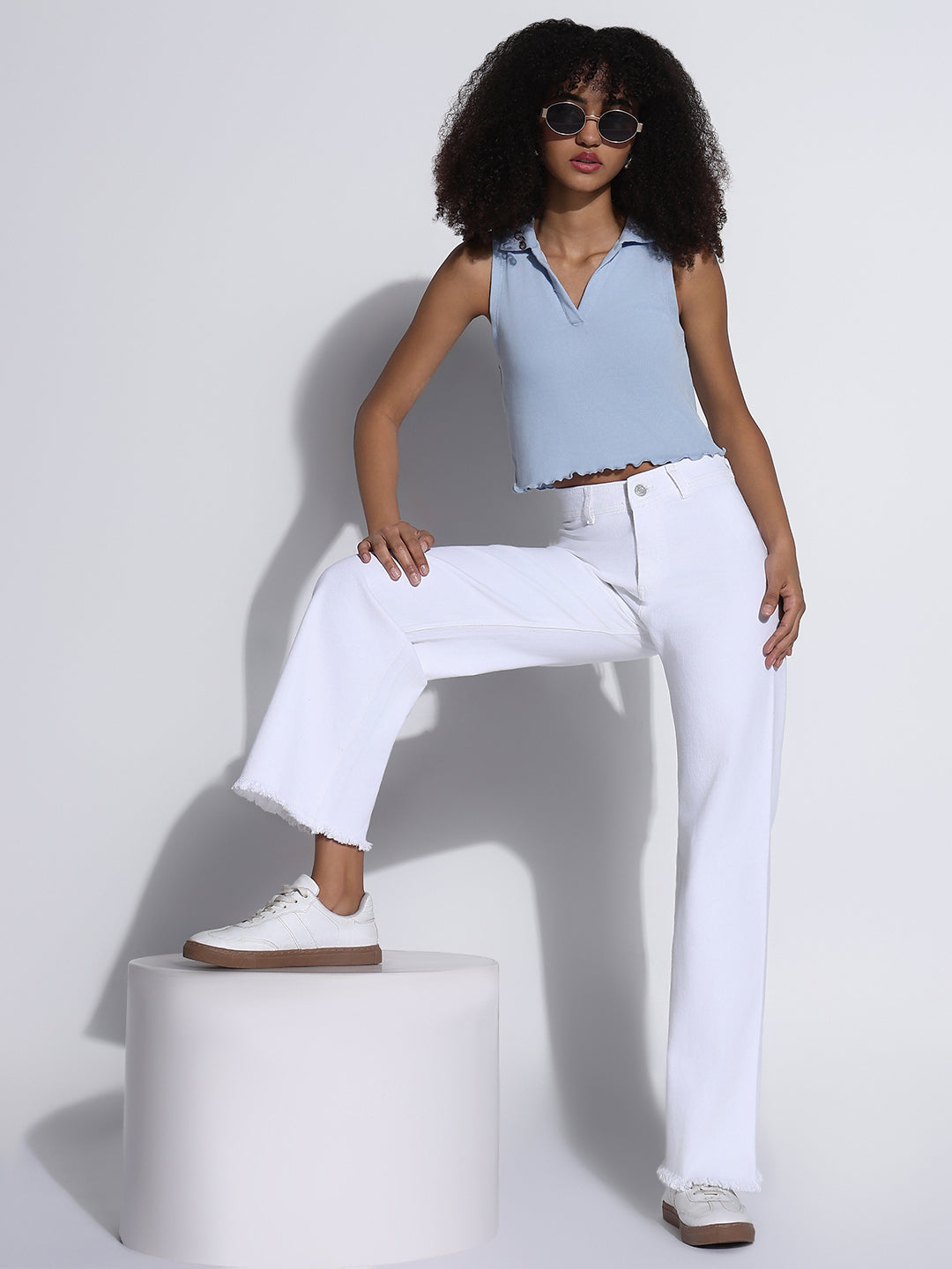 Women's Solid White Frayed Hem Wide Leg Jeans