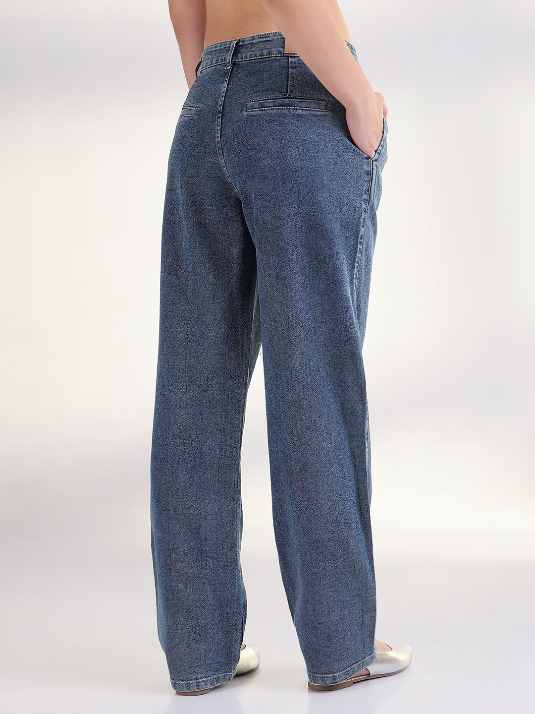 Women's Solid Blue Straight Fit Jean