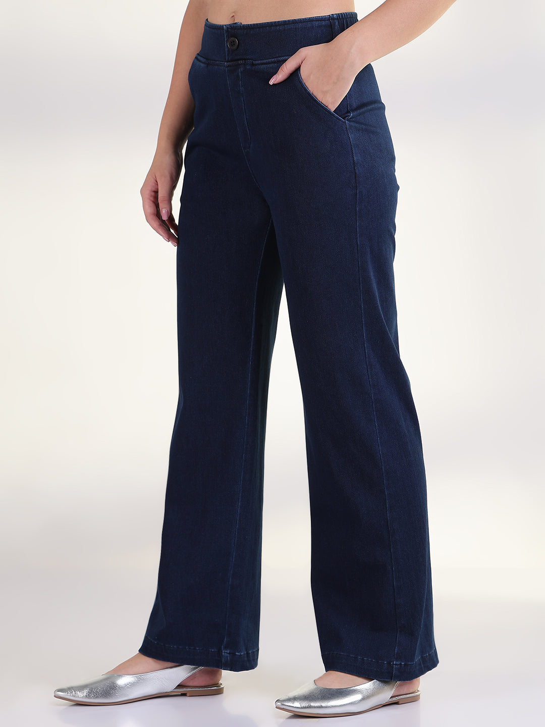 Women's Navy Blue Solid Straight Fit Jeans