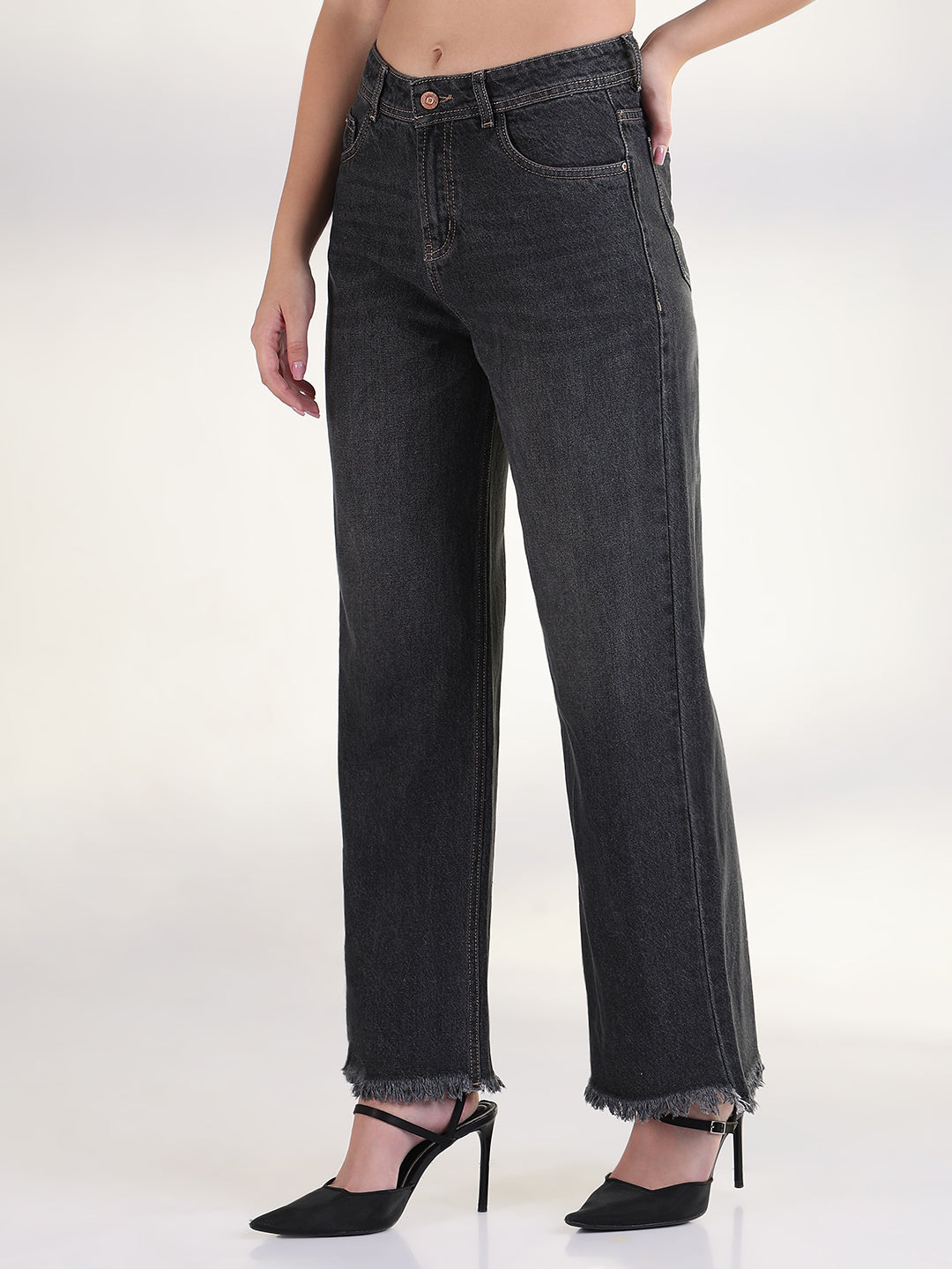 Women's Solid Charcoal Frayed Hem Straight Fit Jean