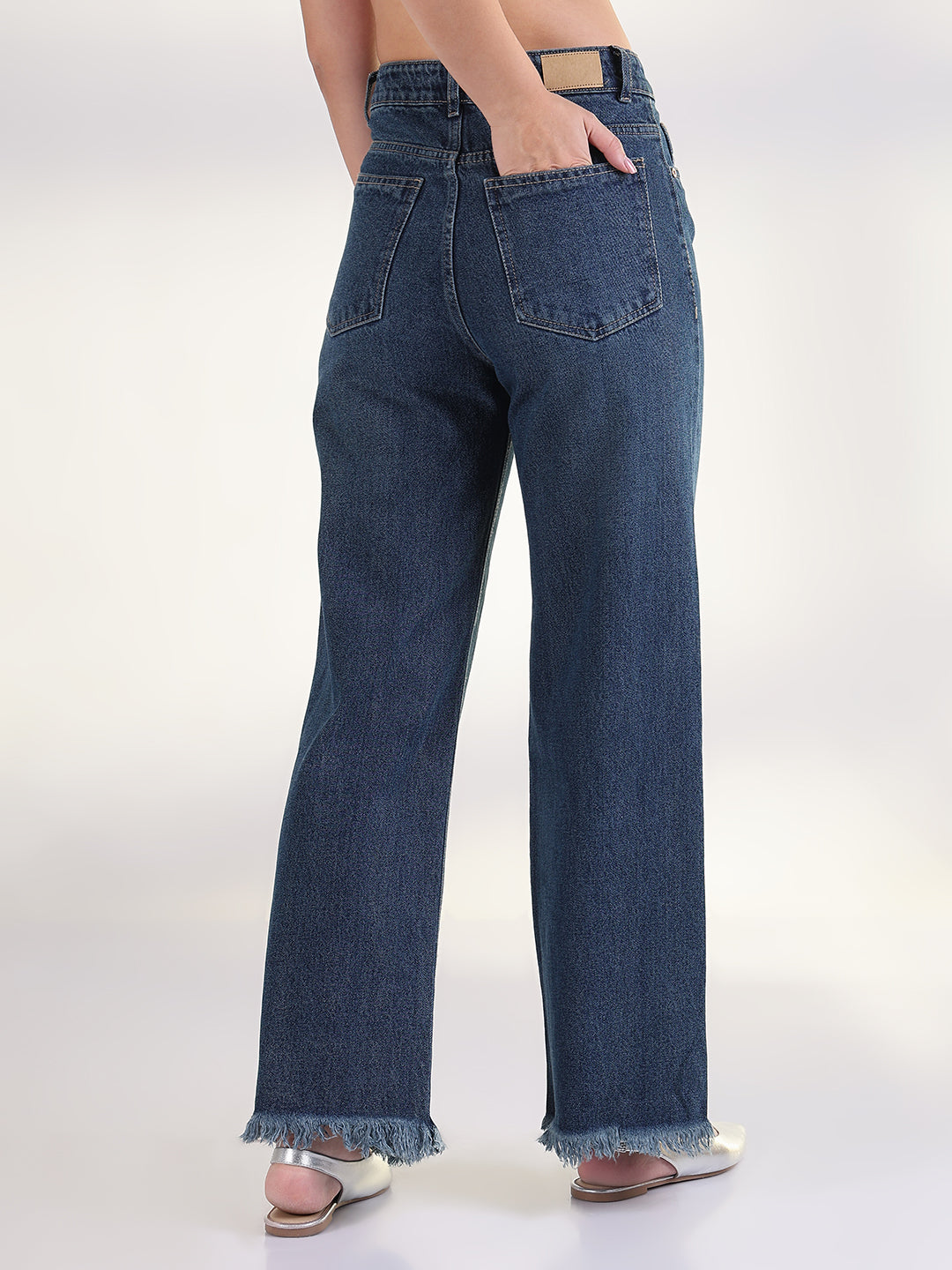 Women's Solid Blue Frayed Hem Straight Fit Jean
