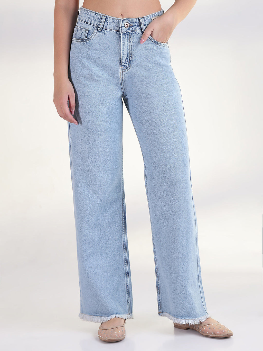 Women's Solid Blue Frayed Hem Straight Fit Jean