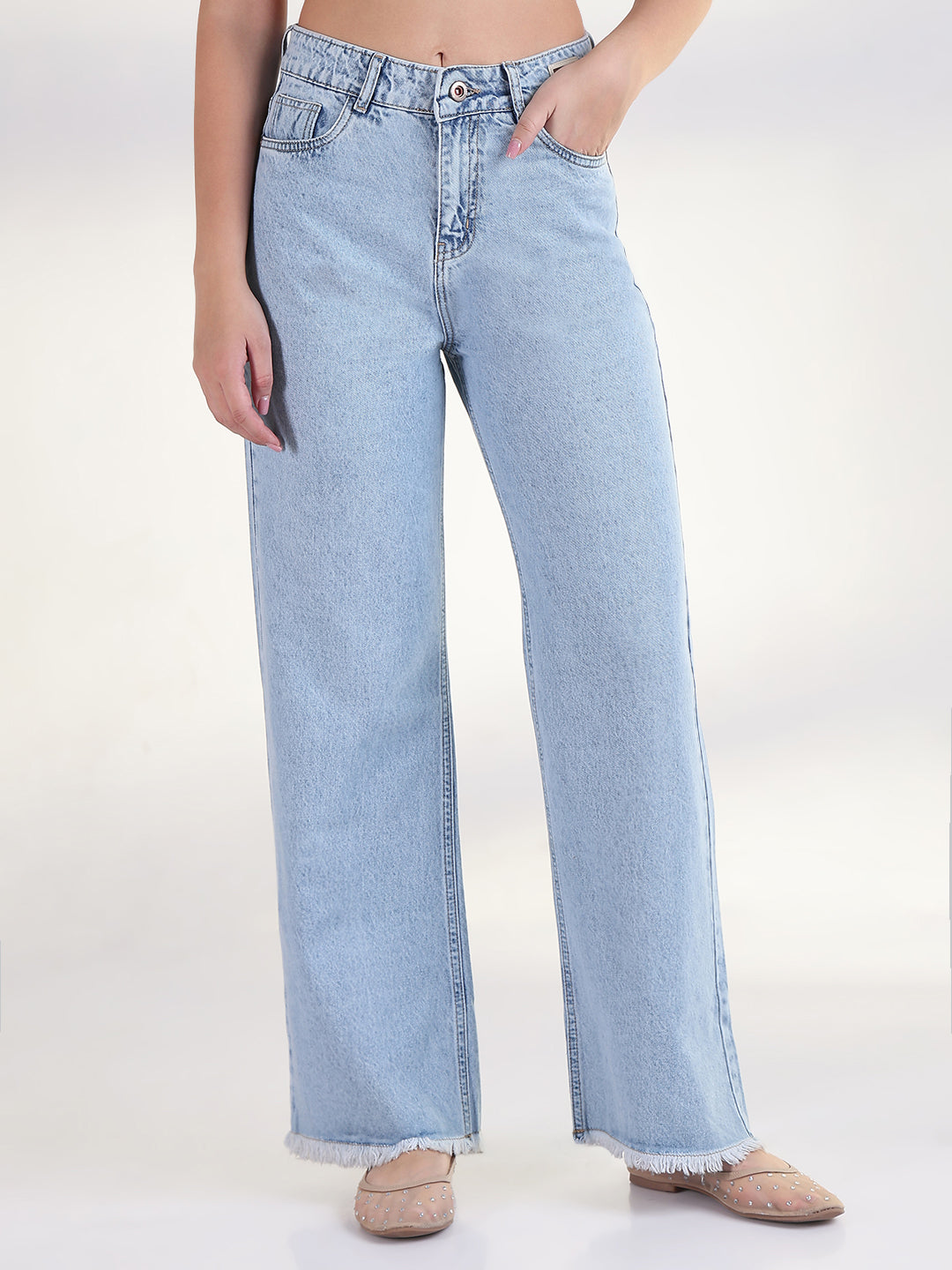 Women's Solid Blue Frayed Hem Straight Fit Jean
