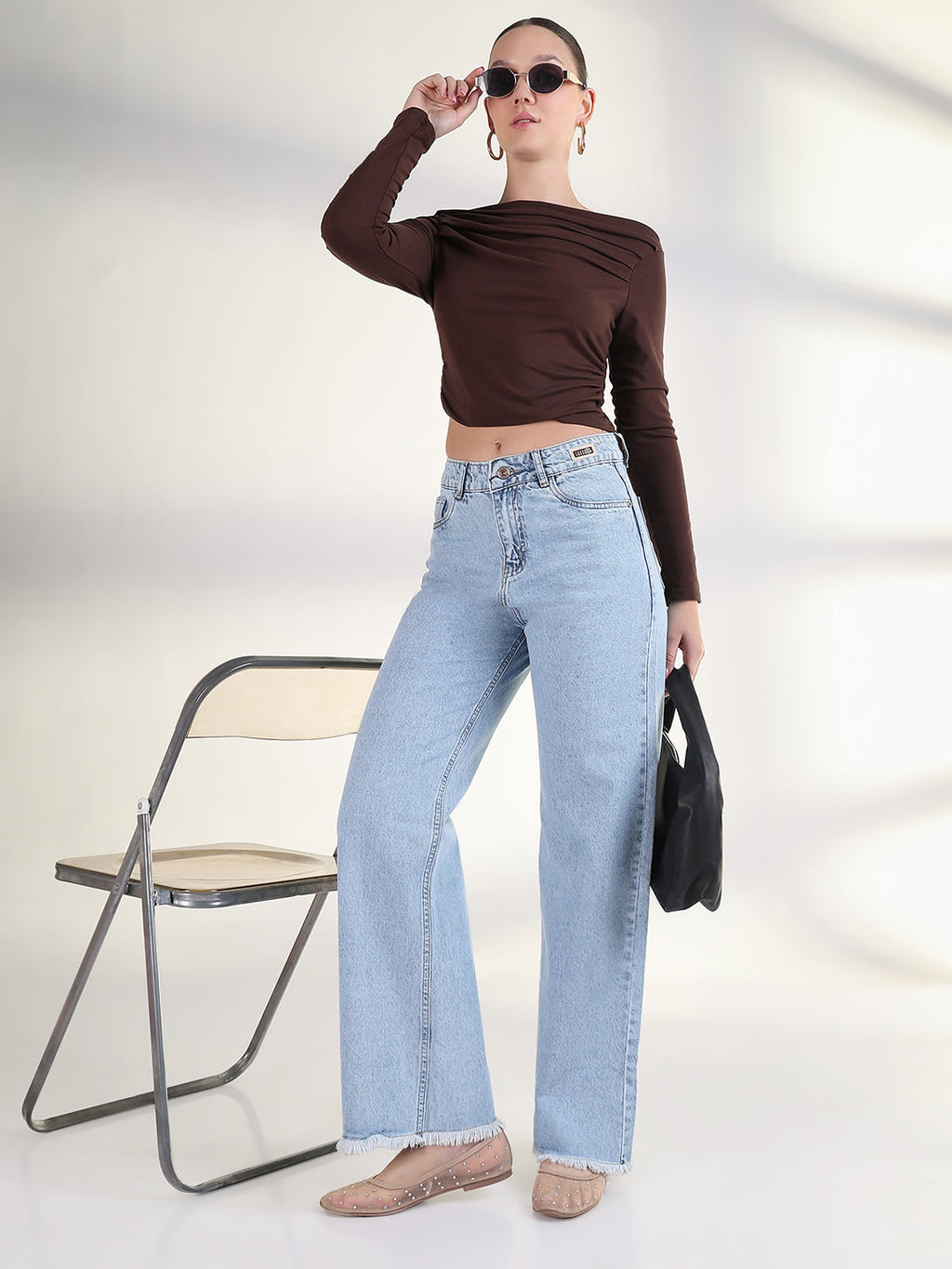 Women's Solid Blue Frayed Hem Straight Fit Jean