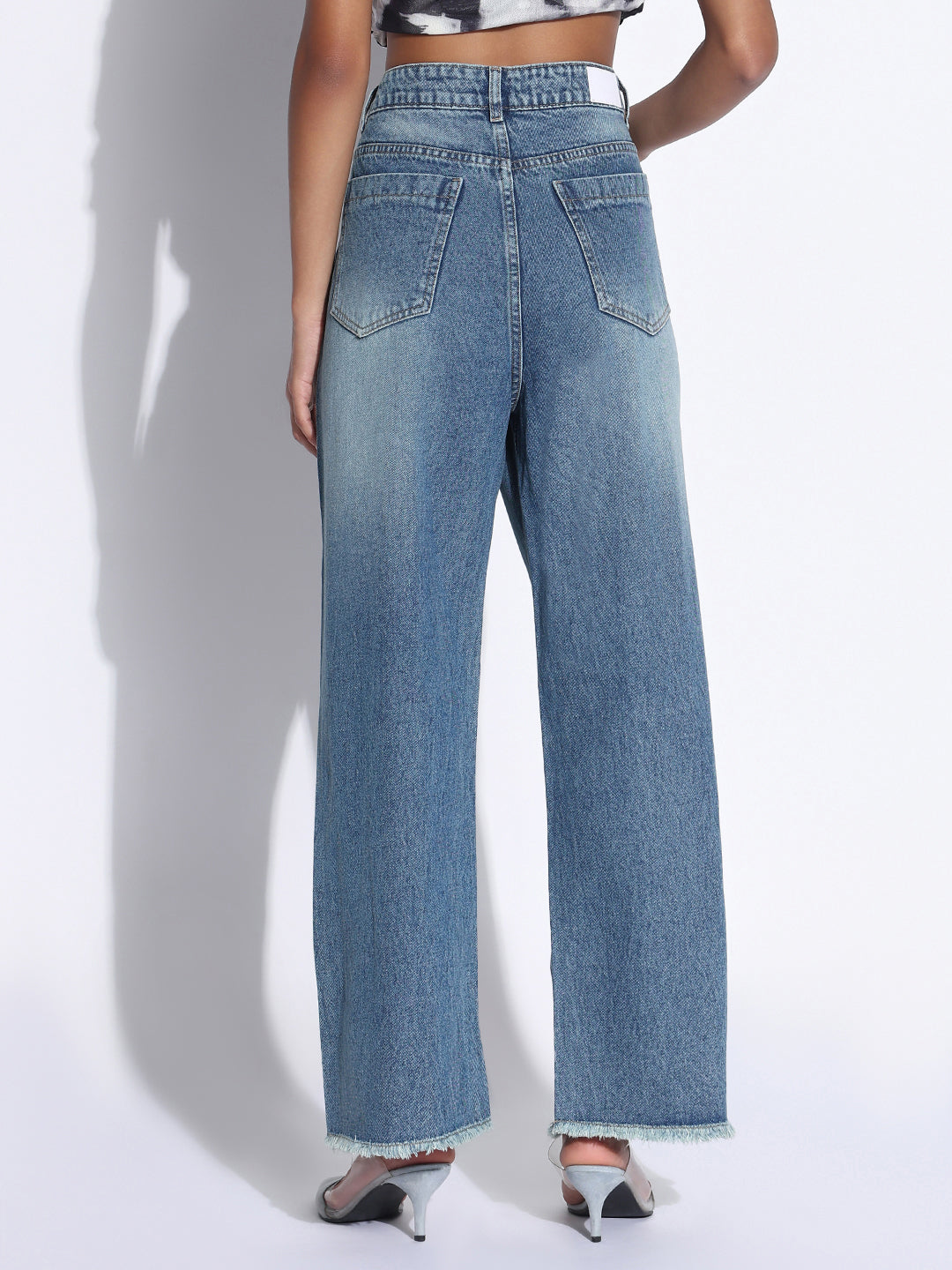 Women's Solid Blue Frayed Hem Straight Fit Jeans