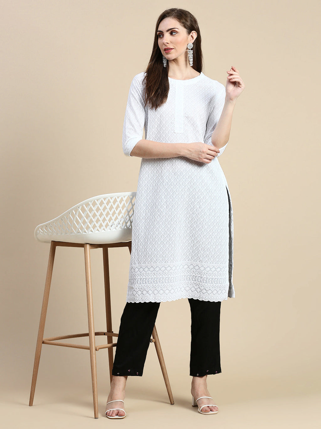 Women's Floral Chikankari White Straight Kurta