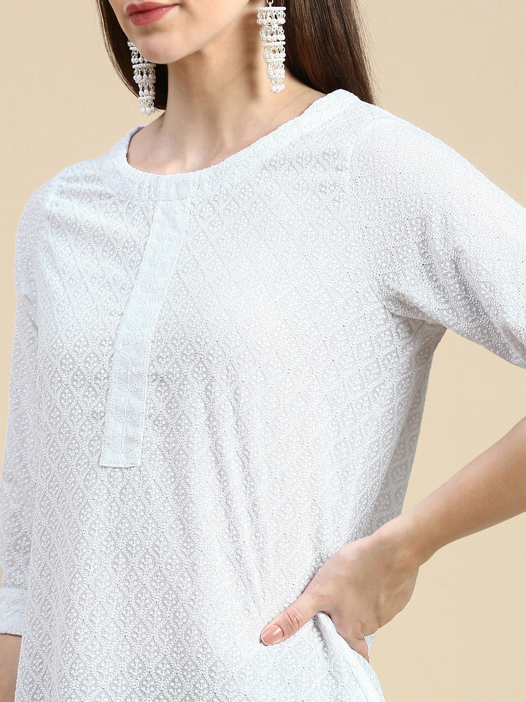 Women's Floral Chikankari White Straight Kurta