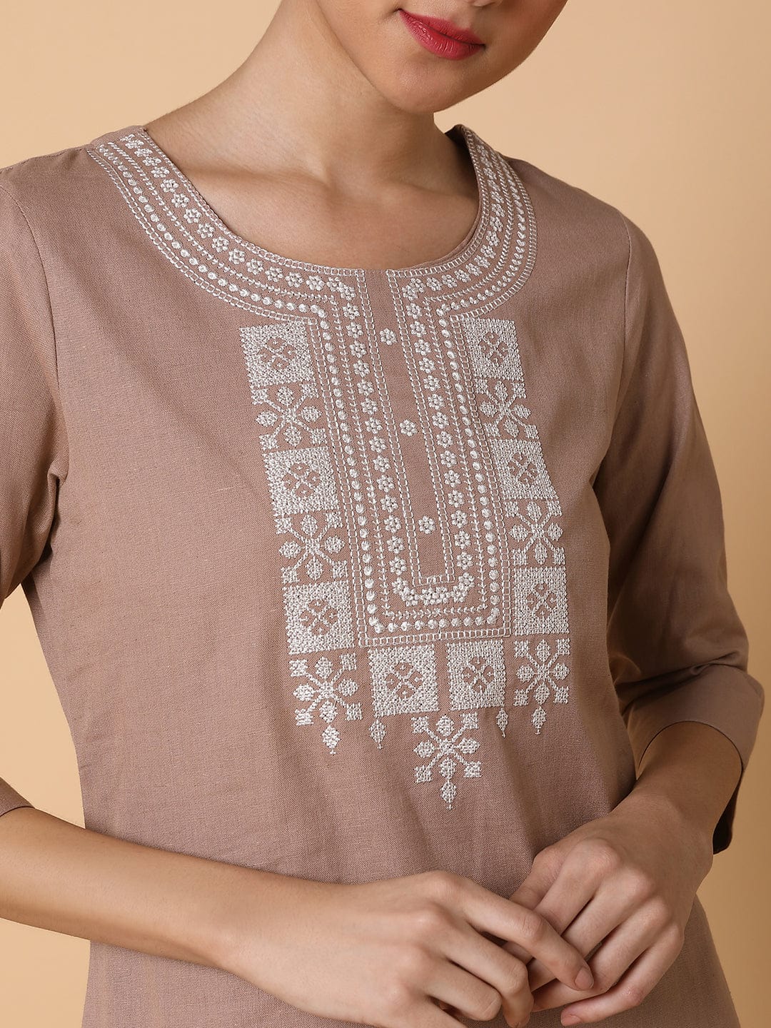 Women's Solid Beige Straight Kurta