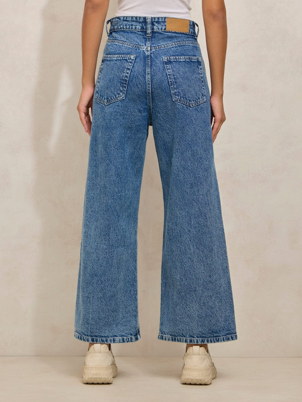 Women's Blue High Rise Cropped Straight Fit Jeans