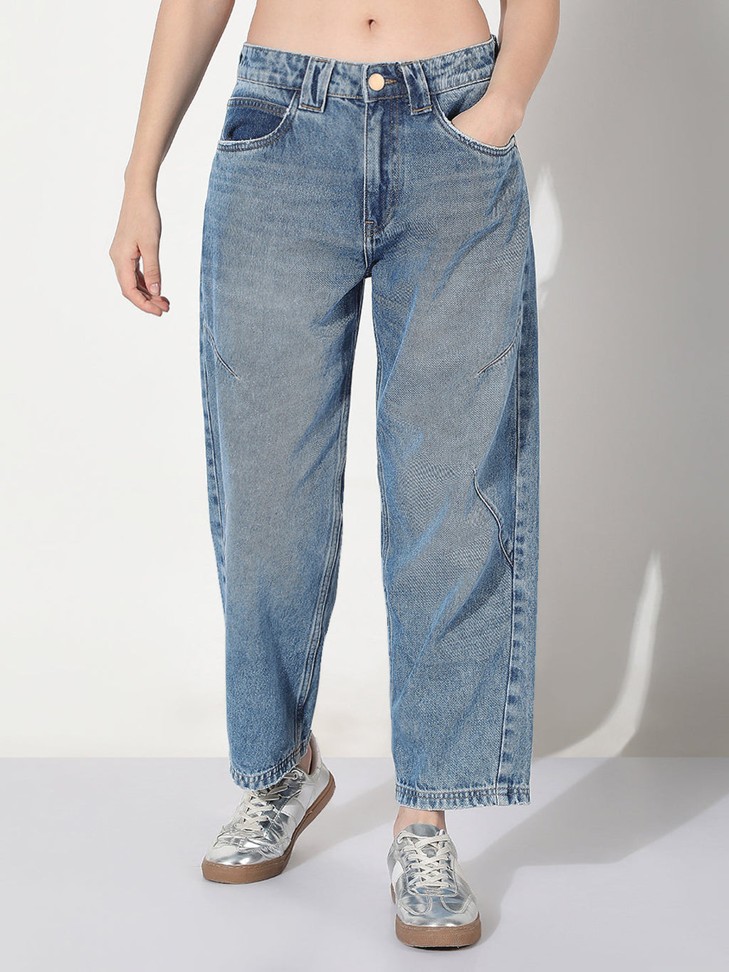 Women's Blue Washed Relaxed Fit Jeans
