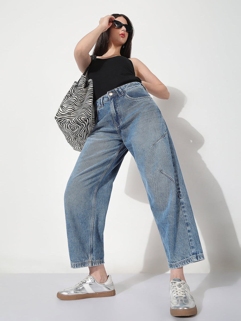 Women's Blue Washed Relaxed Fit Jeans