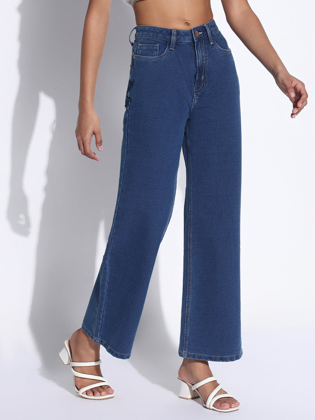 Women's Solid Blue Straight Fit Jeans