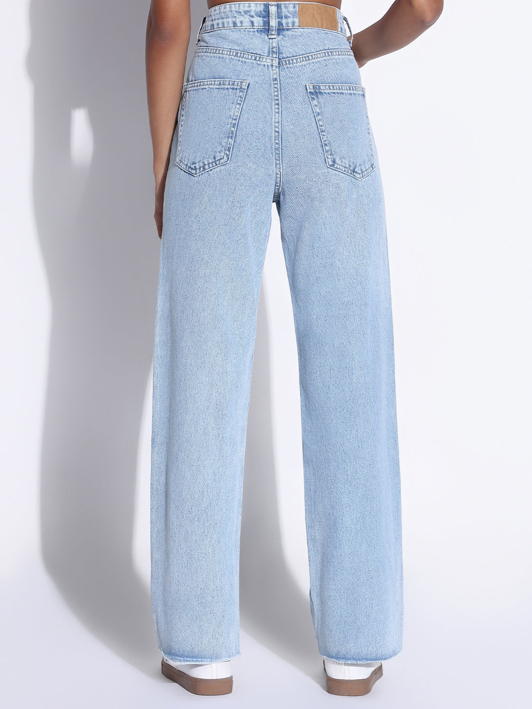 Women's Solid Blue Frayed Hem Straight Fit Jeans