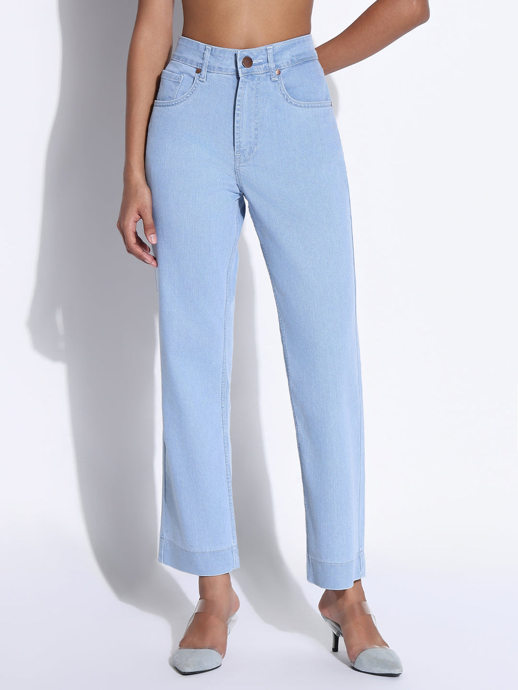 Women's Solid Light Blue Slim Fit Jeans