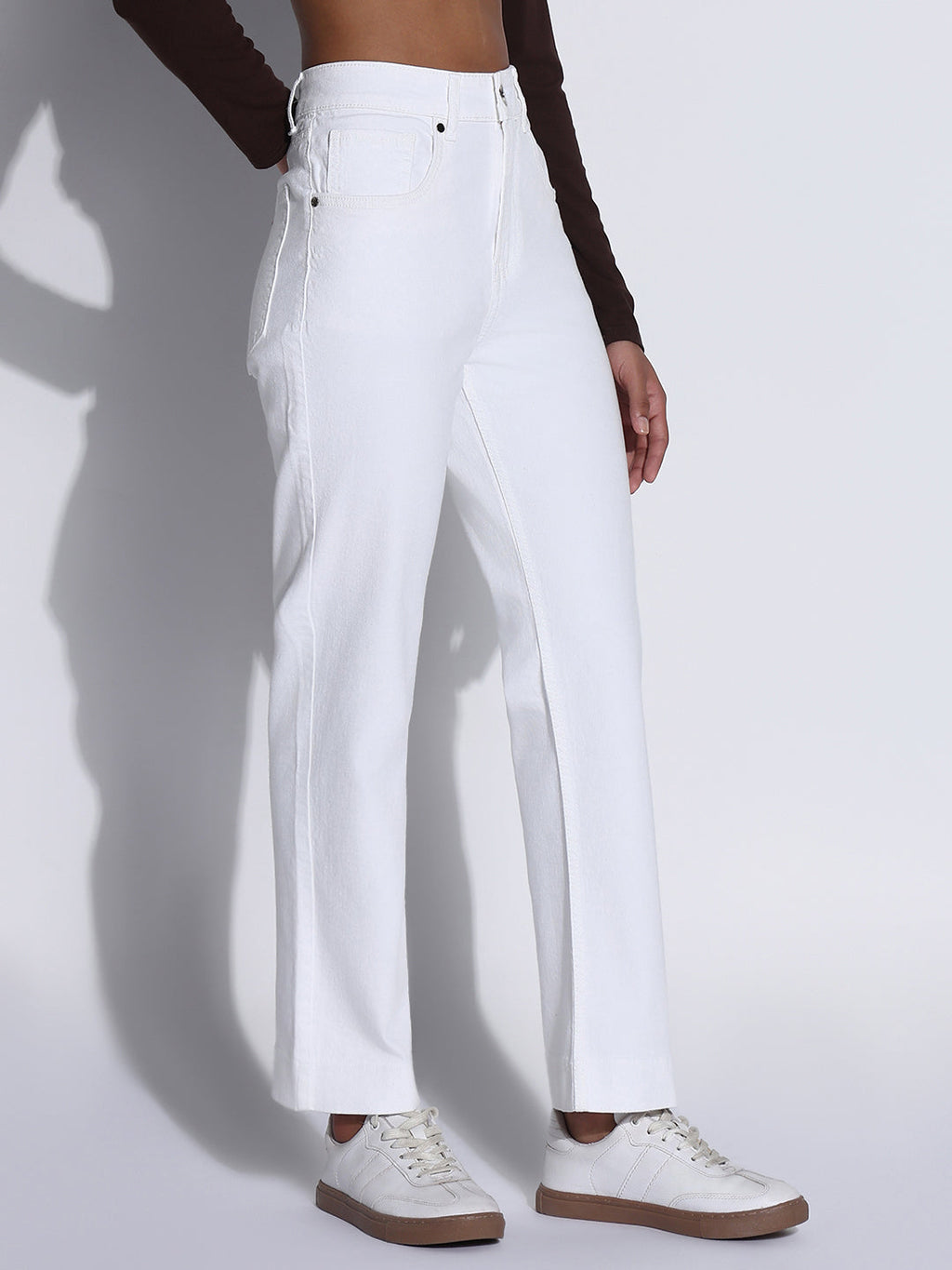 Women's Solid White Slim Fit Jeans