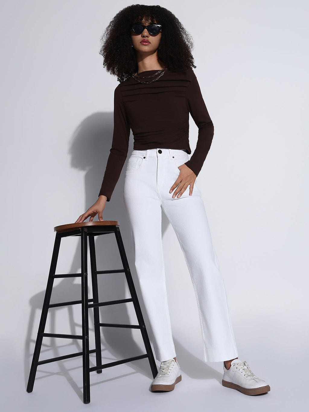 Women's Solid White Slim Fit Jeans