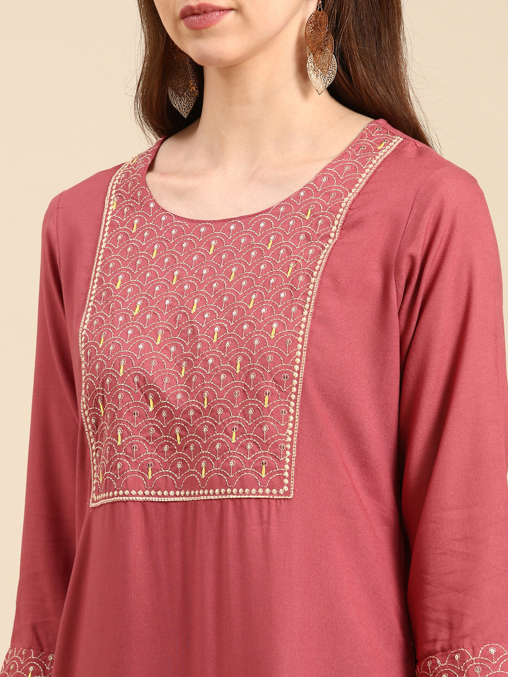 Women's Mauve Embroidered Straight Kurta
