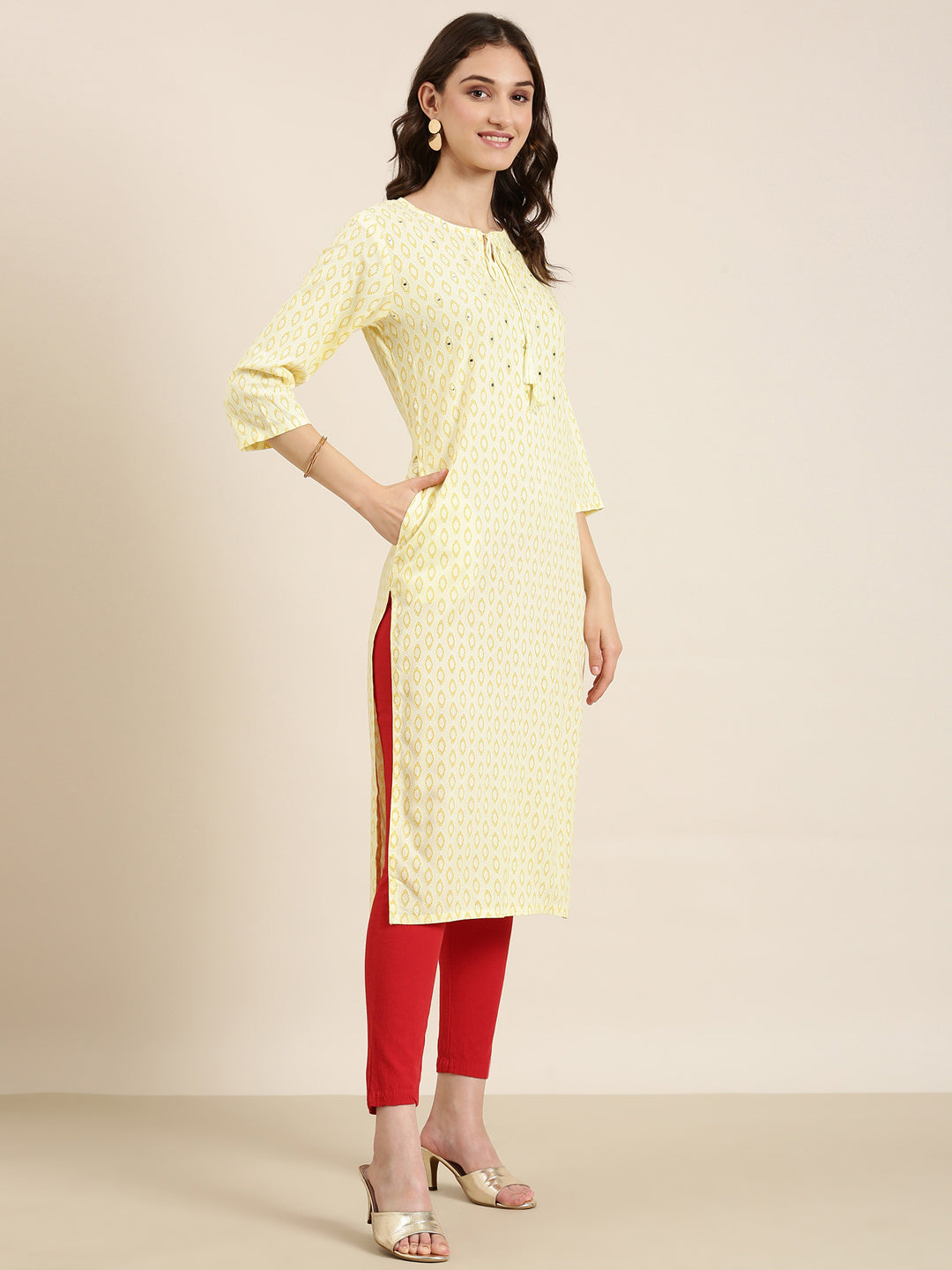 Women's Yellow Geometric Printed Thread Work Straight Kurta