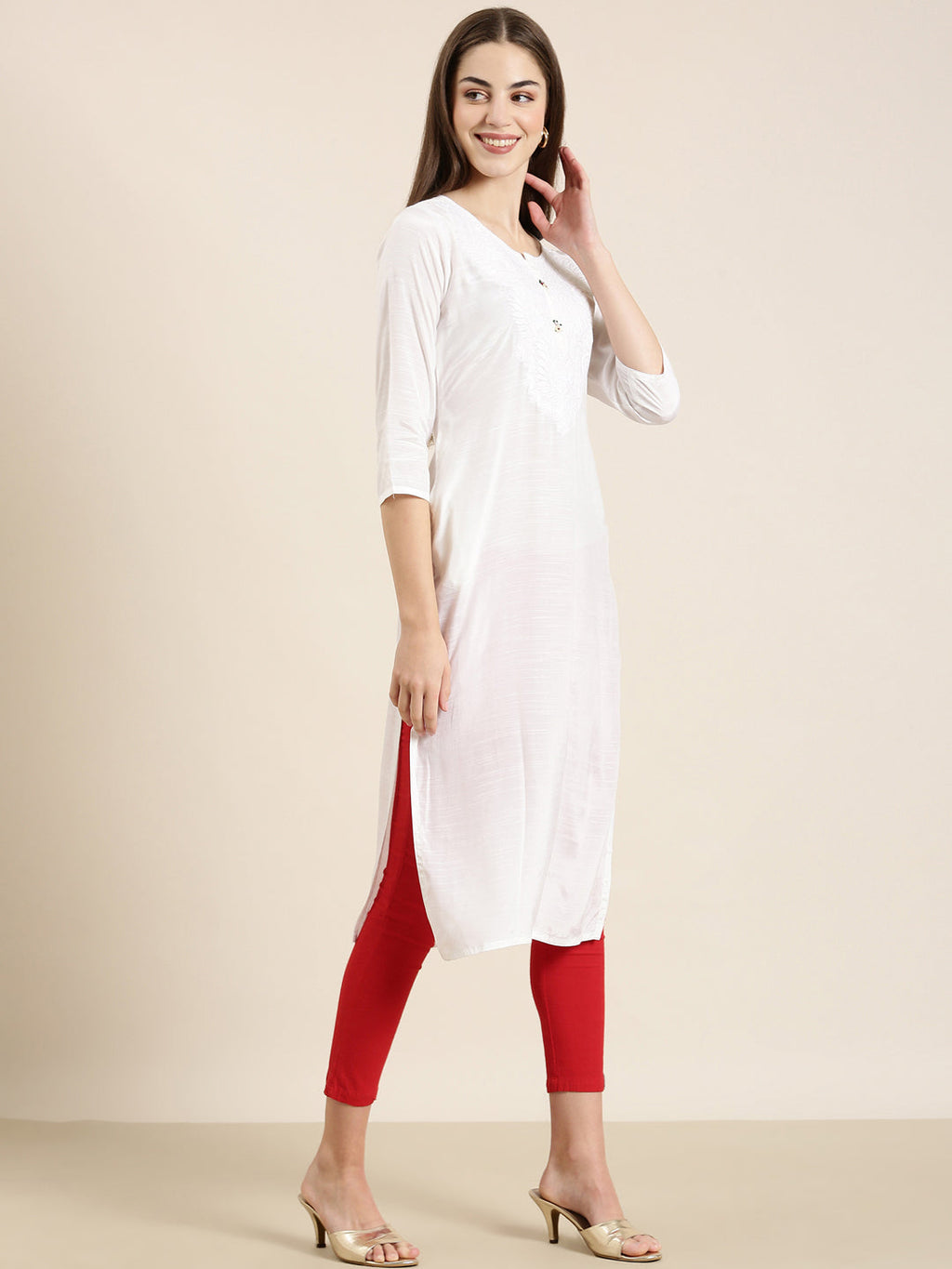 Women's White Ethnic Motifs Straight Thread Work Kurta