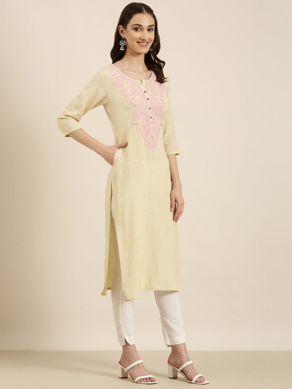 Women's Beige Floral Embroidered Thread Work Straight Kurta