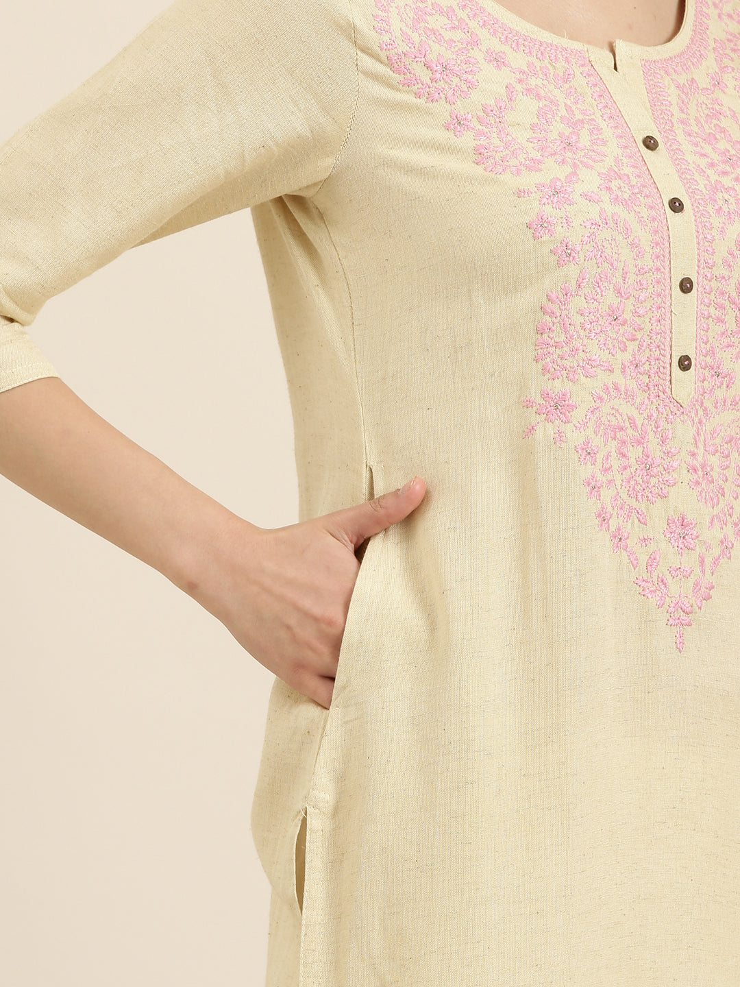 Women's Beige Floral Embroidered Thread Work Straight Kurta