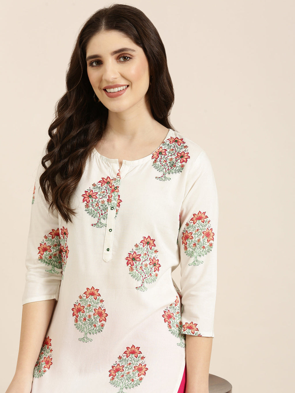 Women's Off White Floral Printed Round Neck Straight Kurta