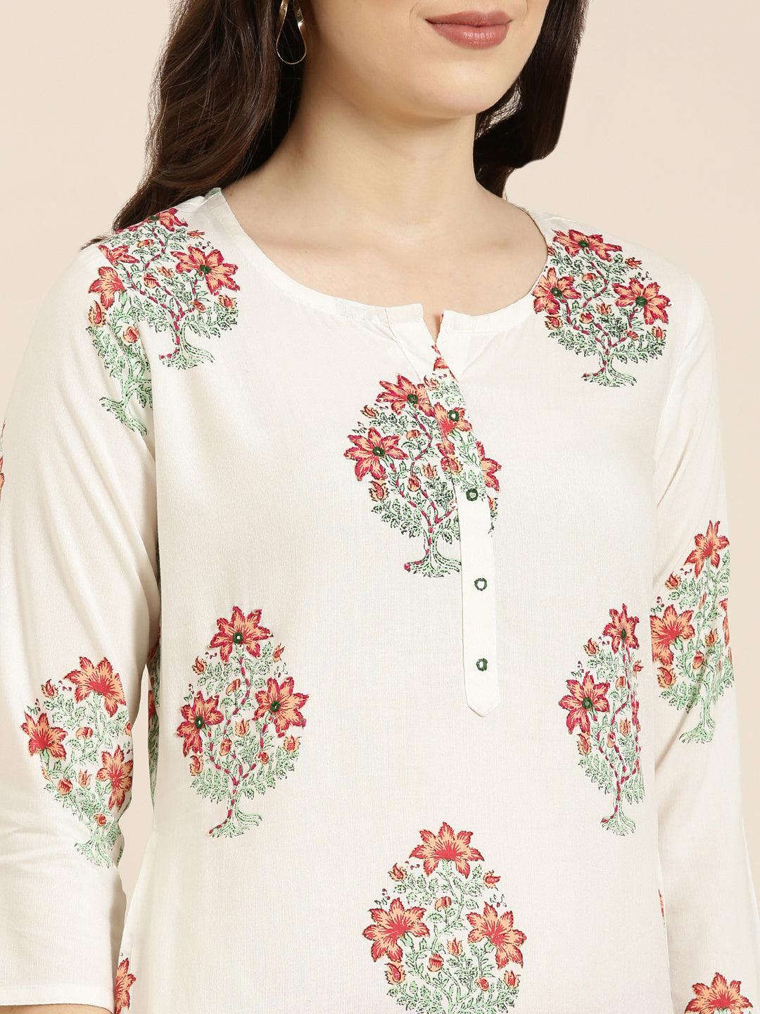 Women's Off White Floral Printed Round Neck Straight Kurta