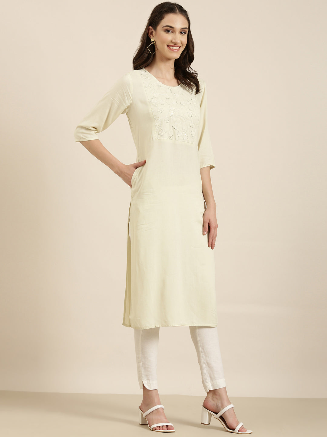 Women's Cream Floral Embroidered Straight Kurta