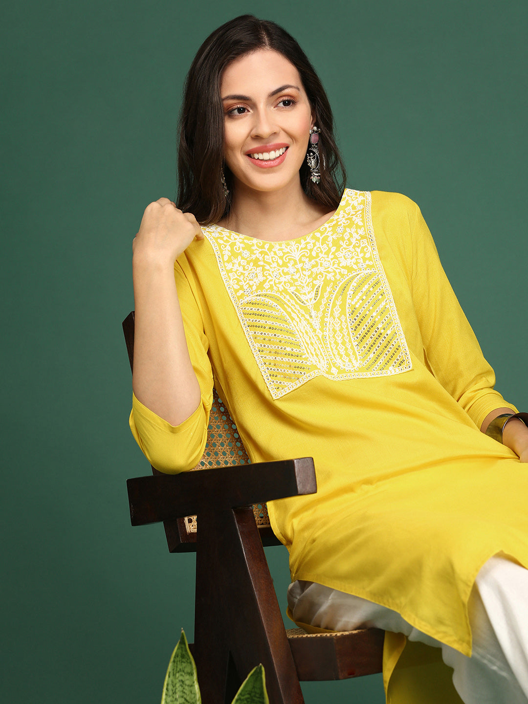 Women's Yellow Paisley Embroidered Thread Work Straight Kurta