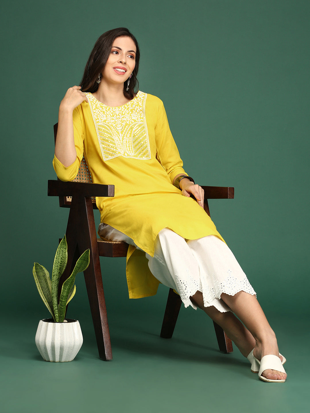 Women's Yellow Paisley Embroidered Thread Work Straight Kurta