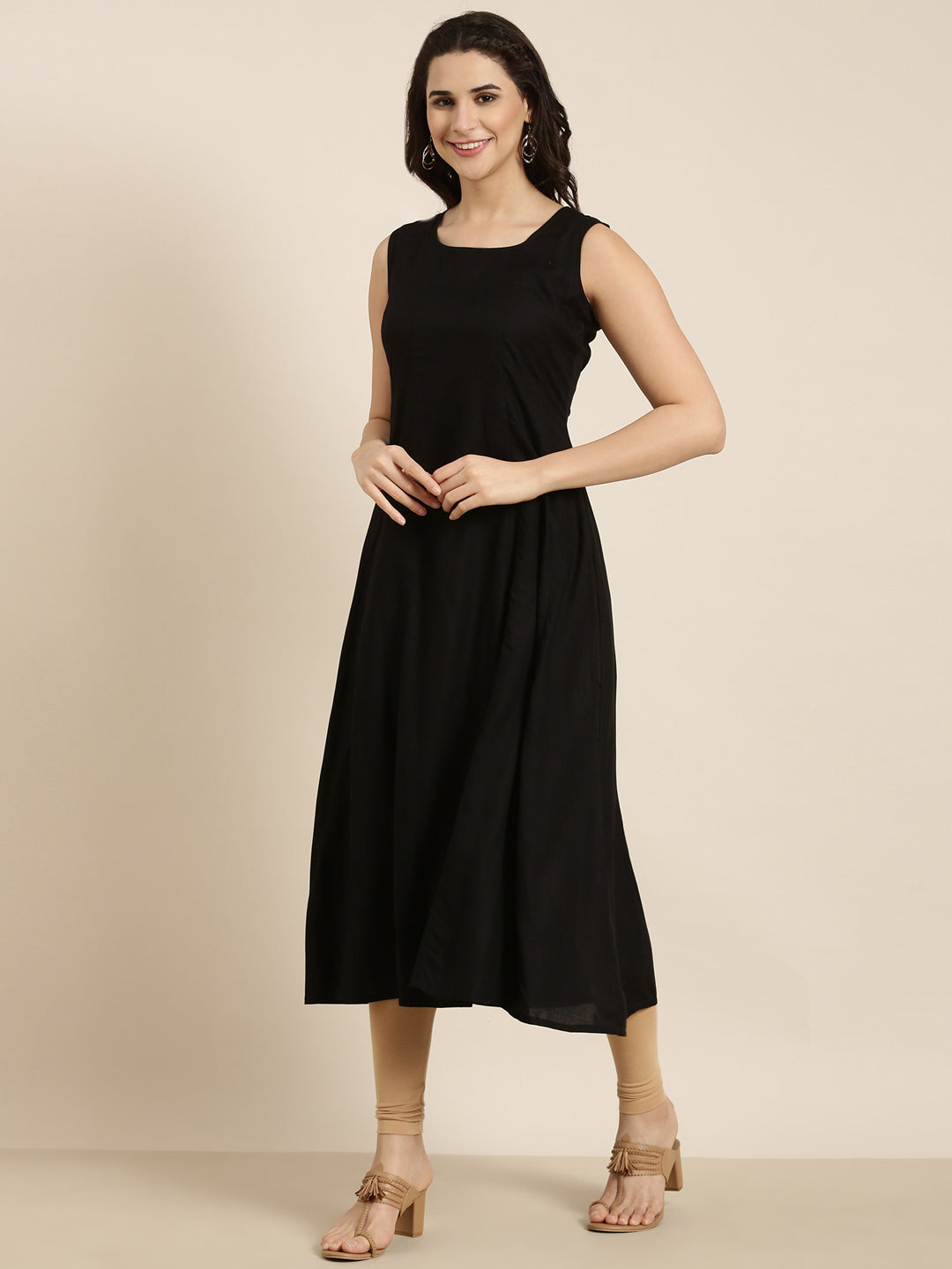 Women's A-Line Black Solid Kurta Comes With Overcoat