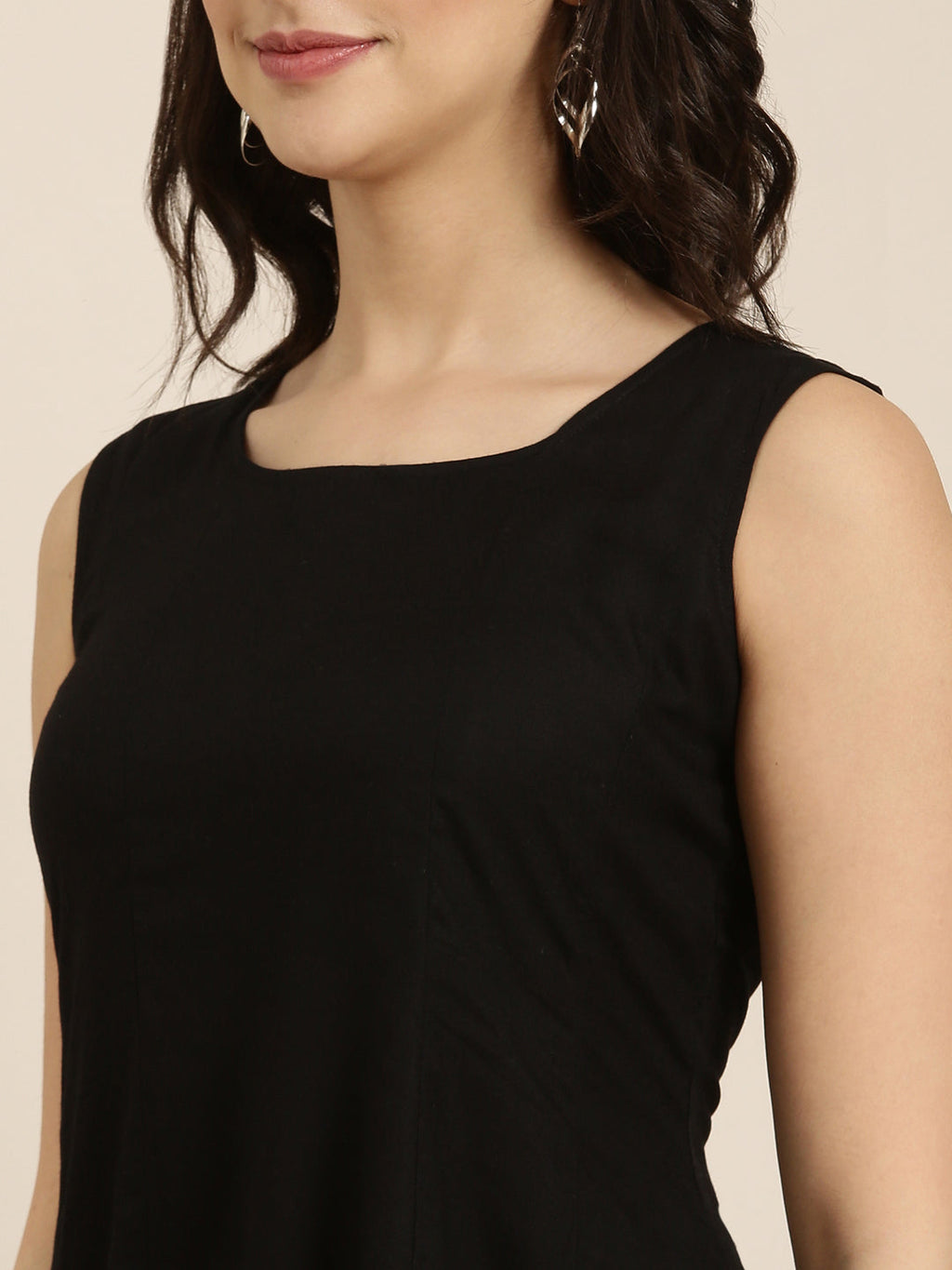 Women's A-Line Black Solid Kurta Comes With Overcoat