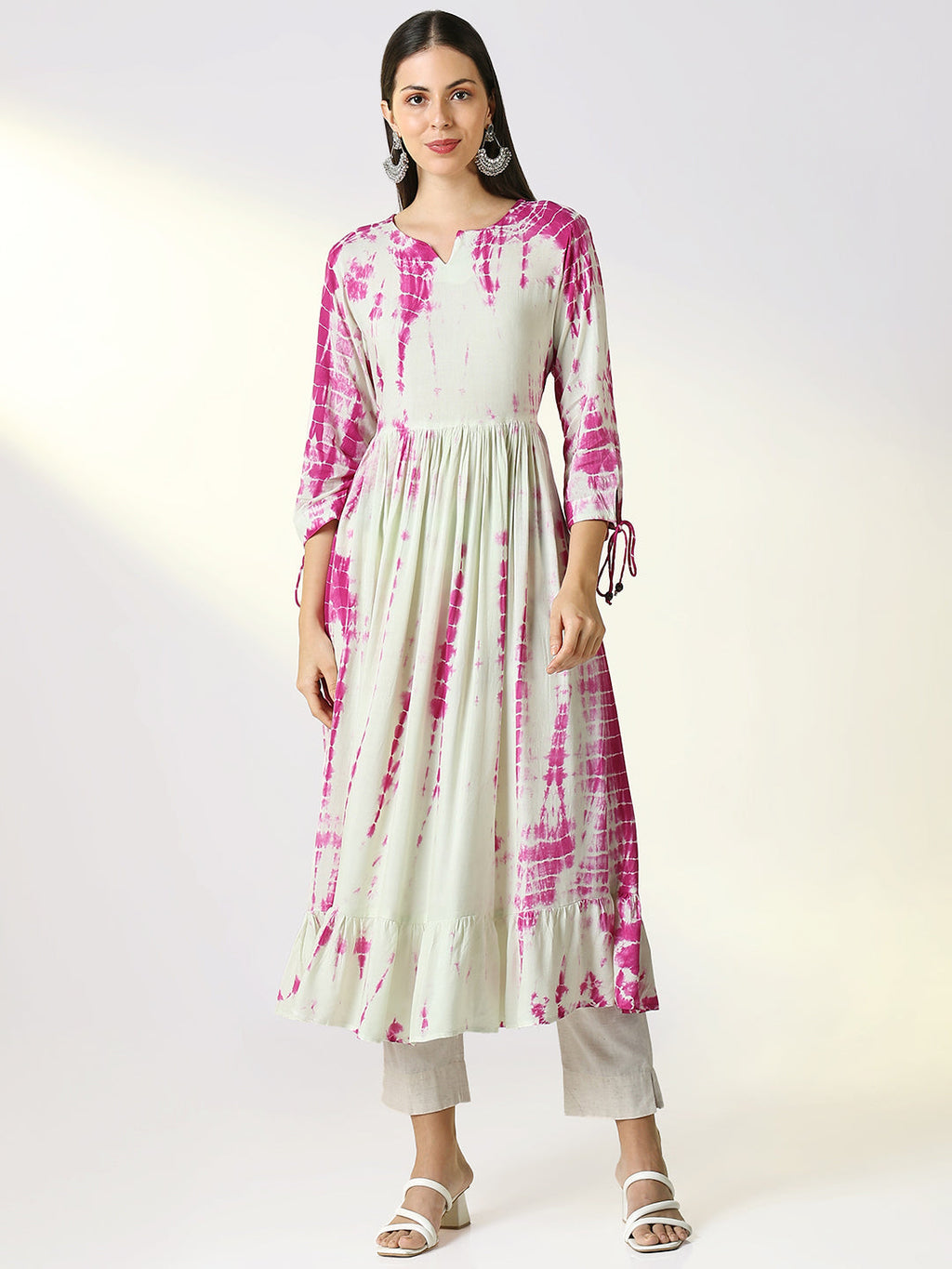 Women's Off White Abstract Anarkali Kurta