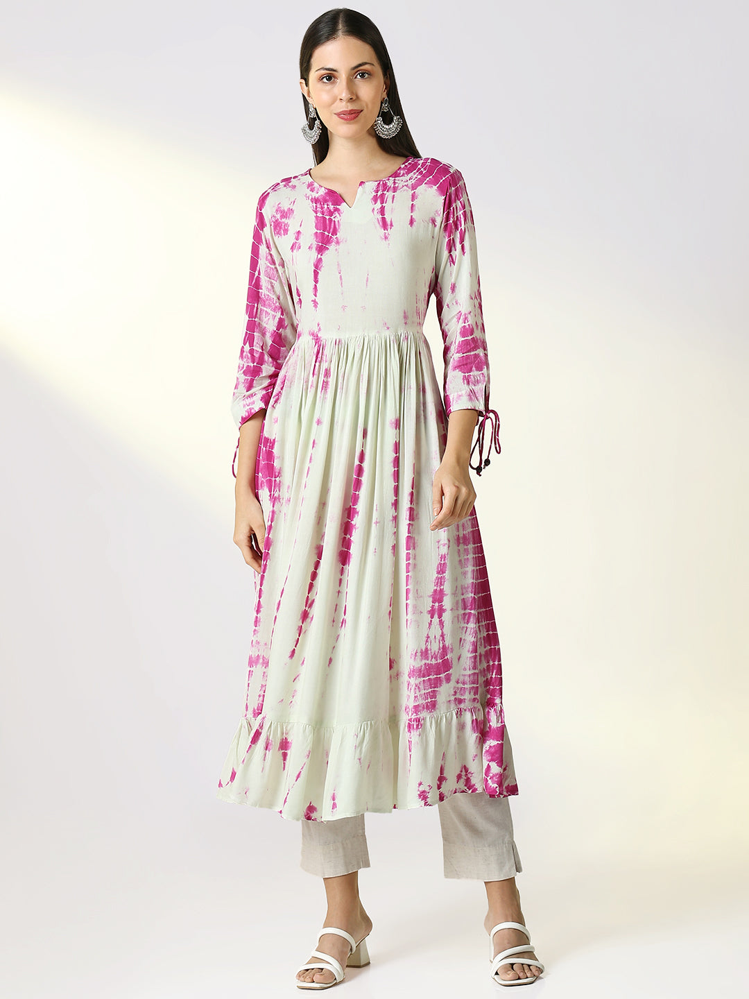 Women's Off White Abstract Anarkali Kurta