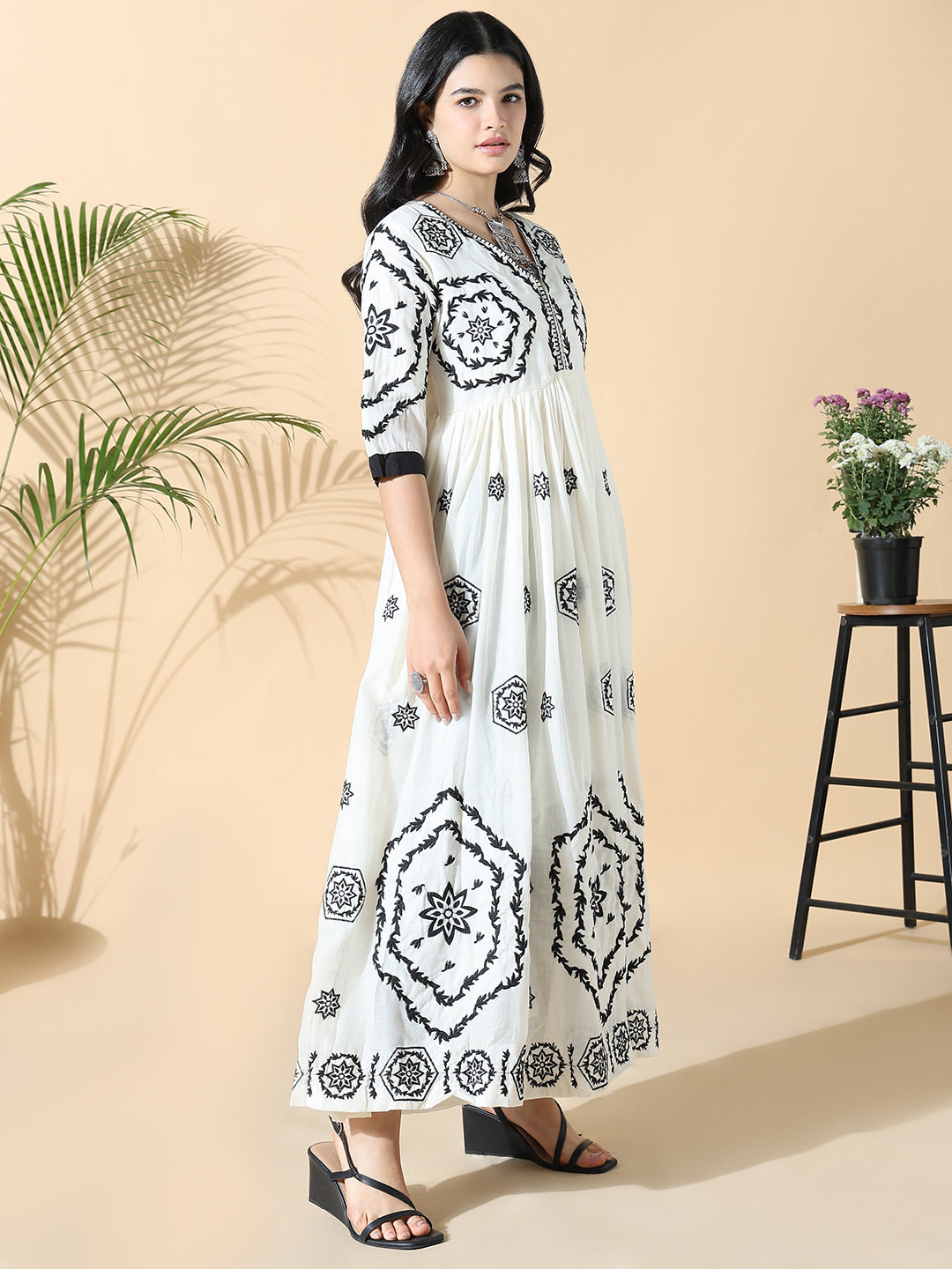 Women's White & Black Embroidered Anarkali Kurta
