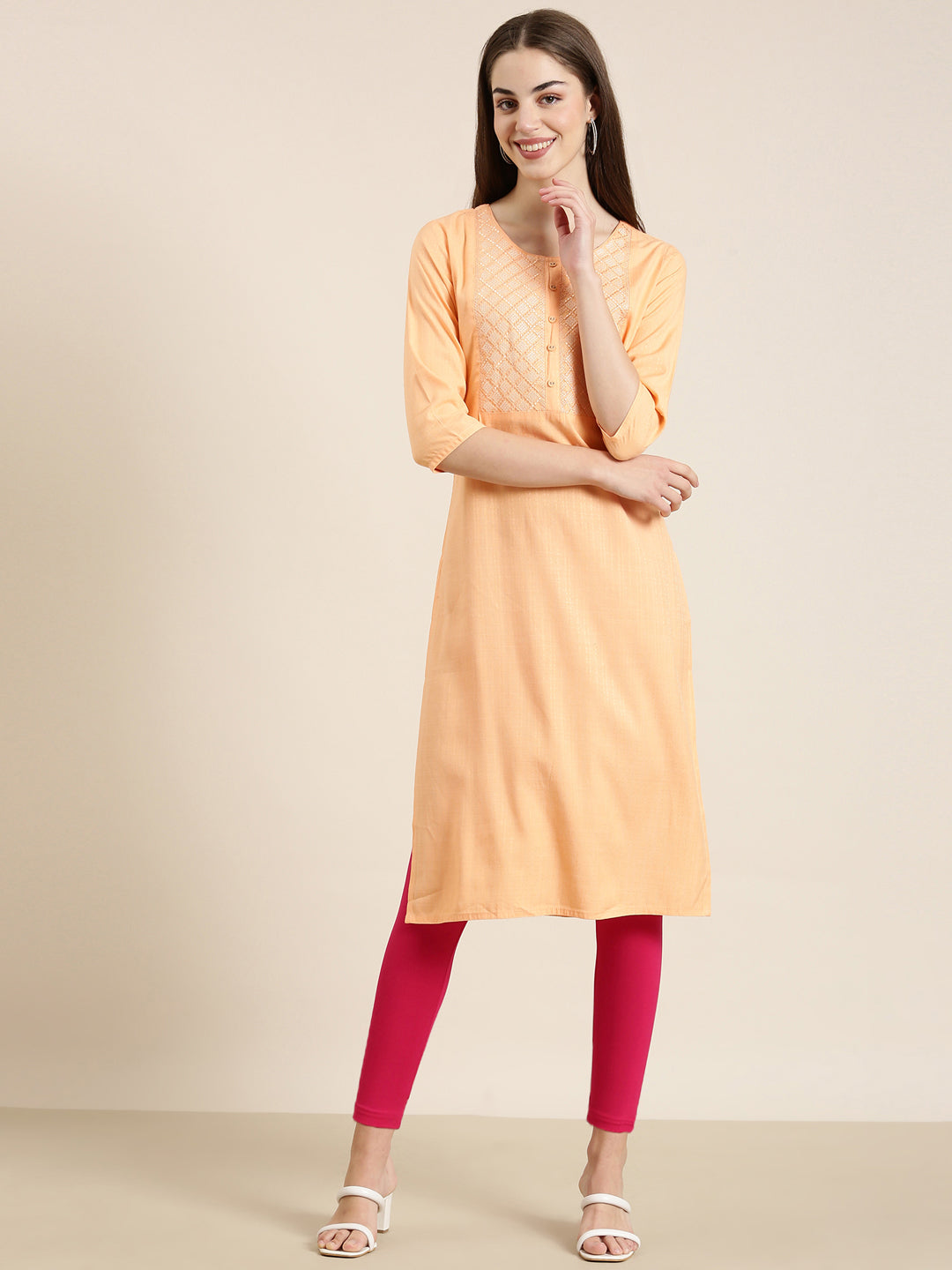Women's Peach Geometric Embroidered Straight Kurta