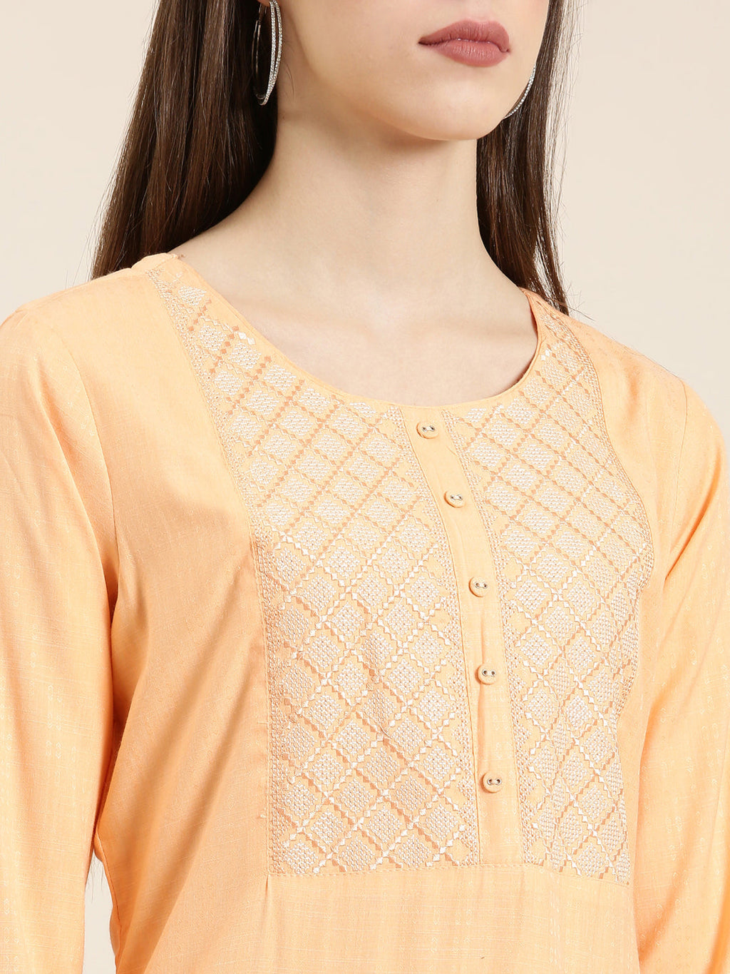 Women's Peach Geometric Embroidered Straight Kurta