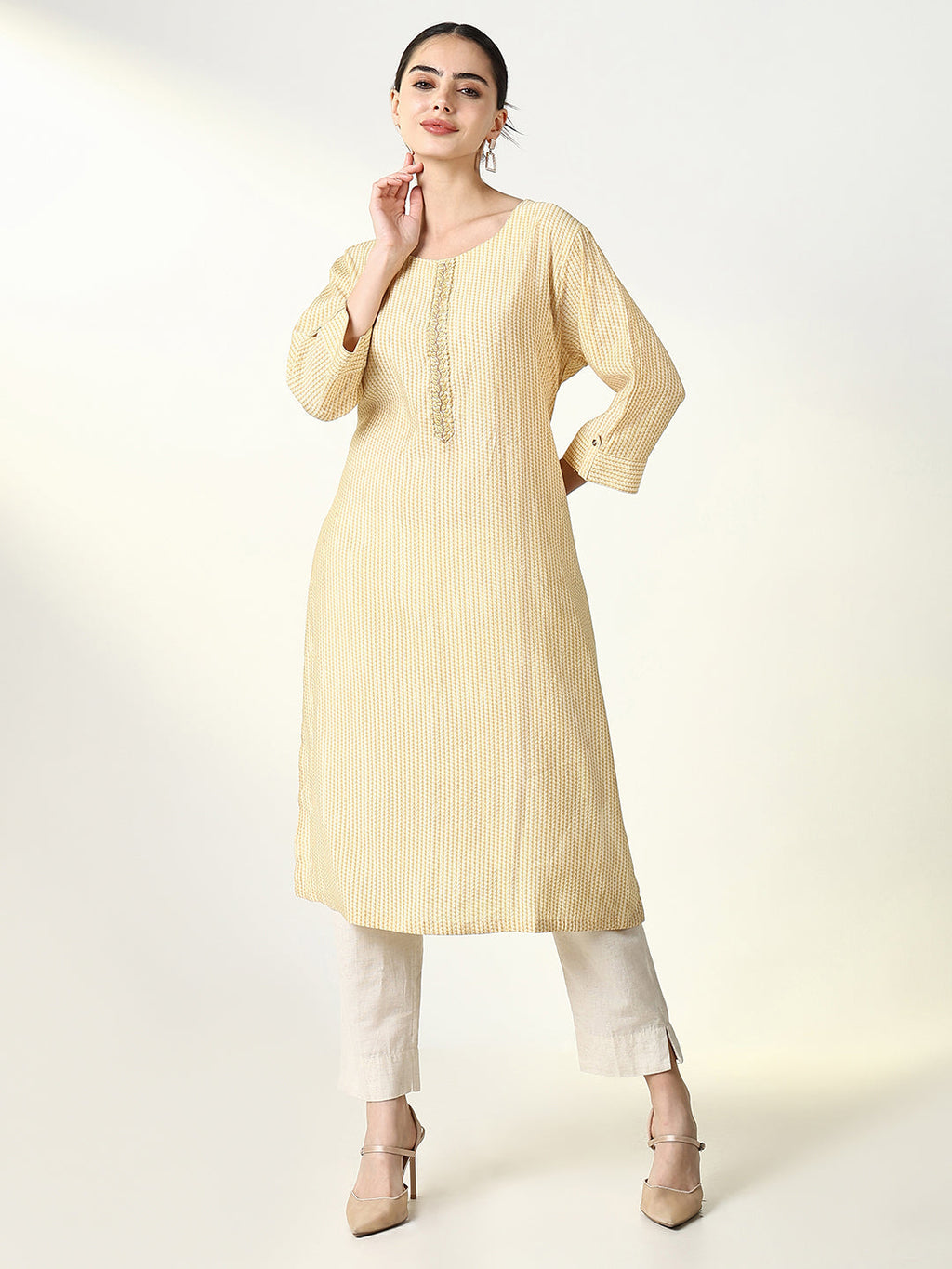 Women's Yellow Geometric Straight Kurta