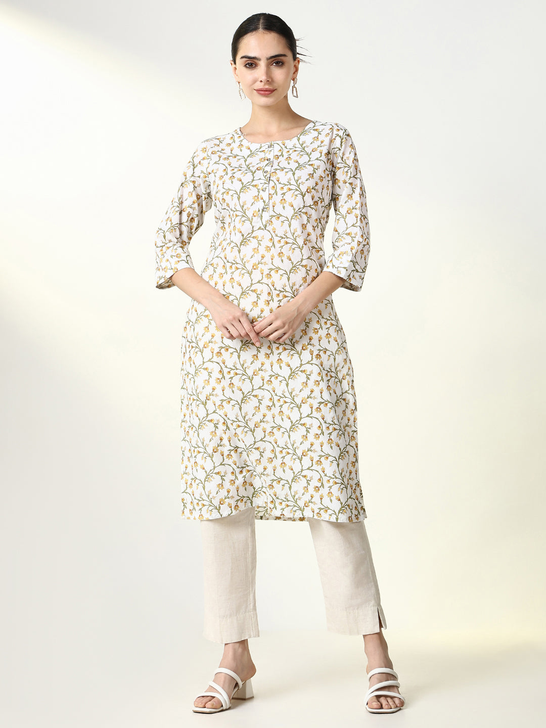 Women's Off White Floral Straight Kurta