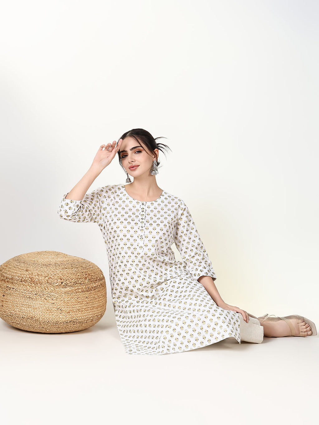 Women's White Floral Straight Kurta