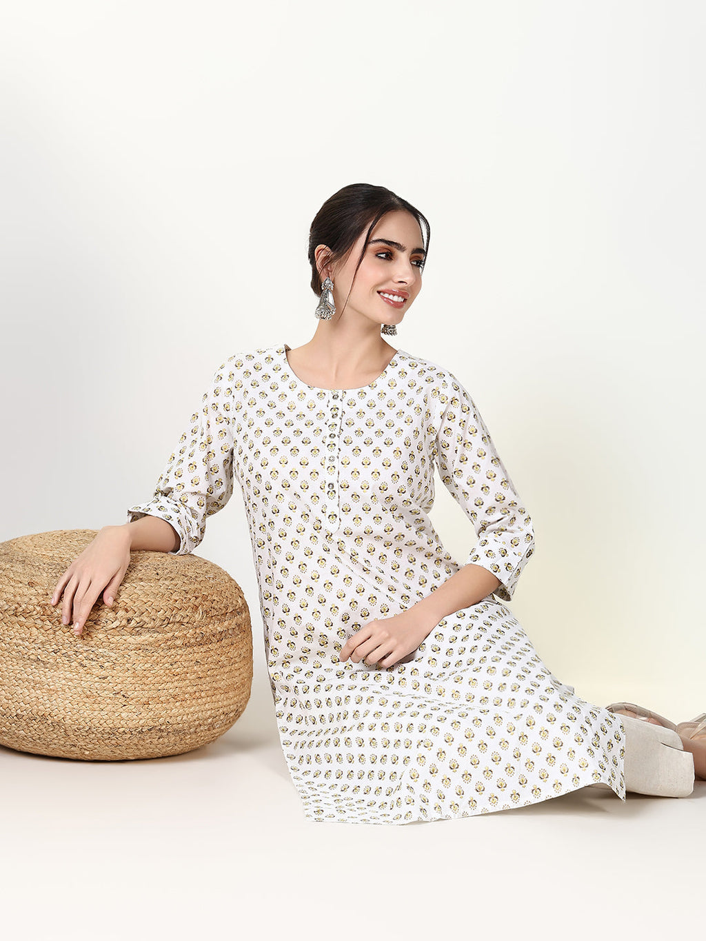 Women's White Floral Straight Kurta