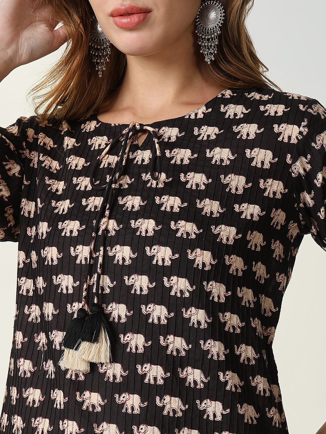 Women's Black Animal Print Straight Kurta