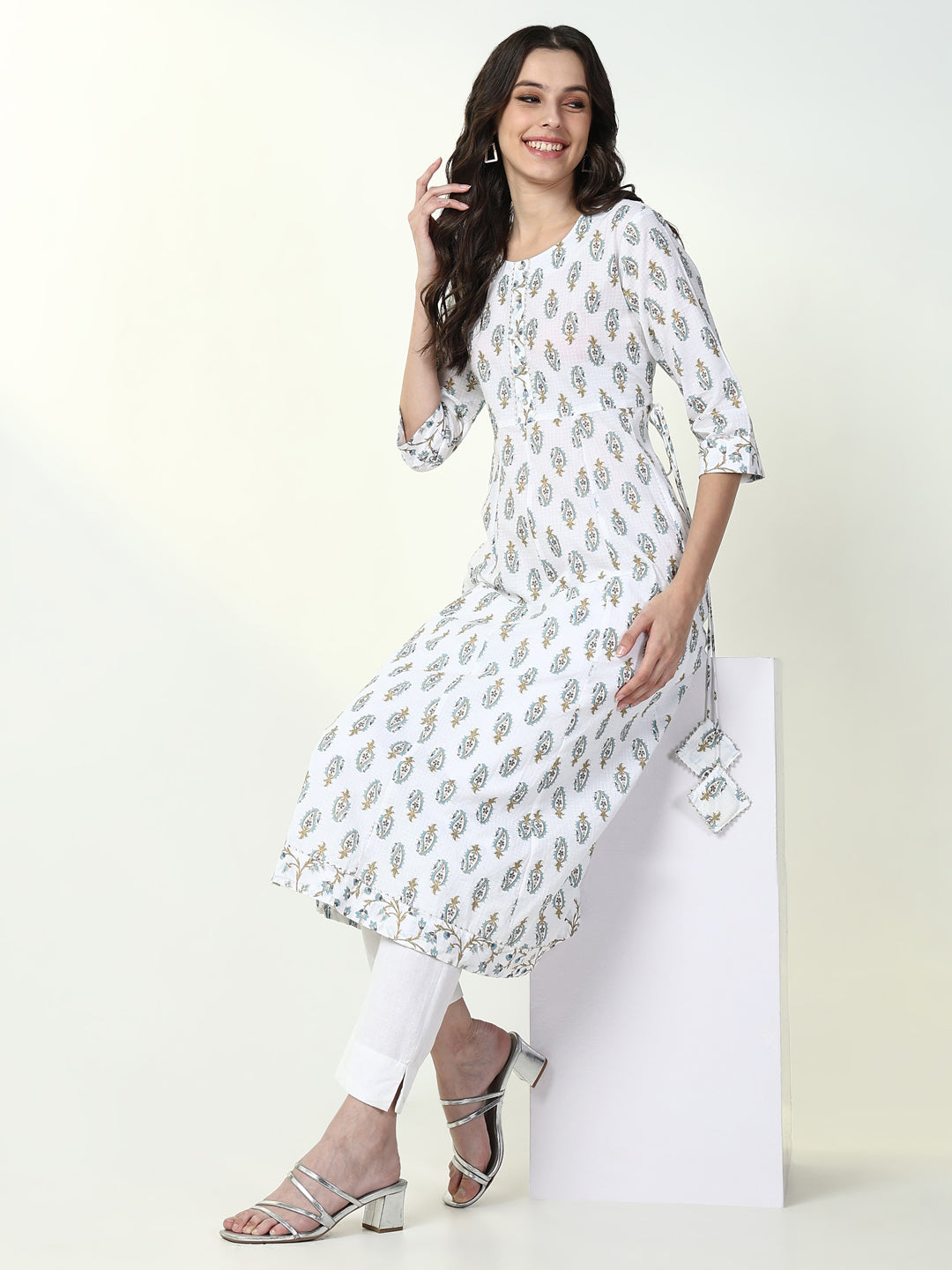 Women's White Paisley Anarkali Kurta