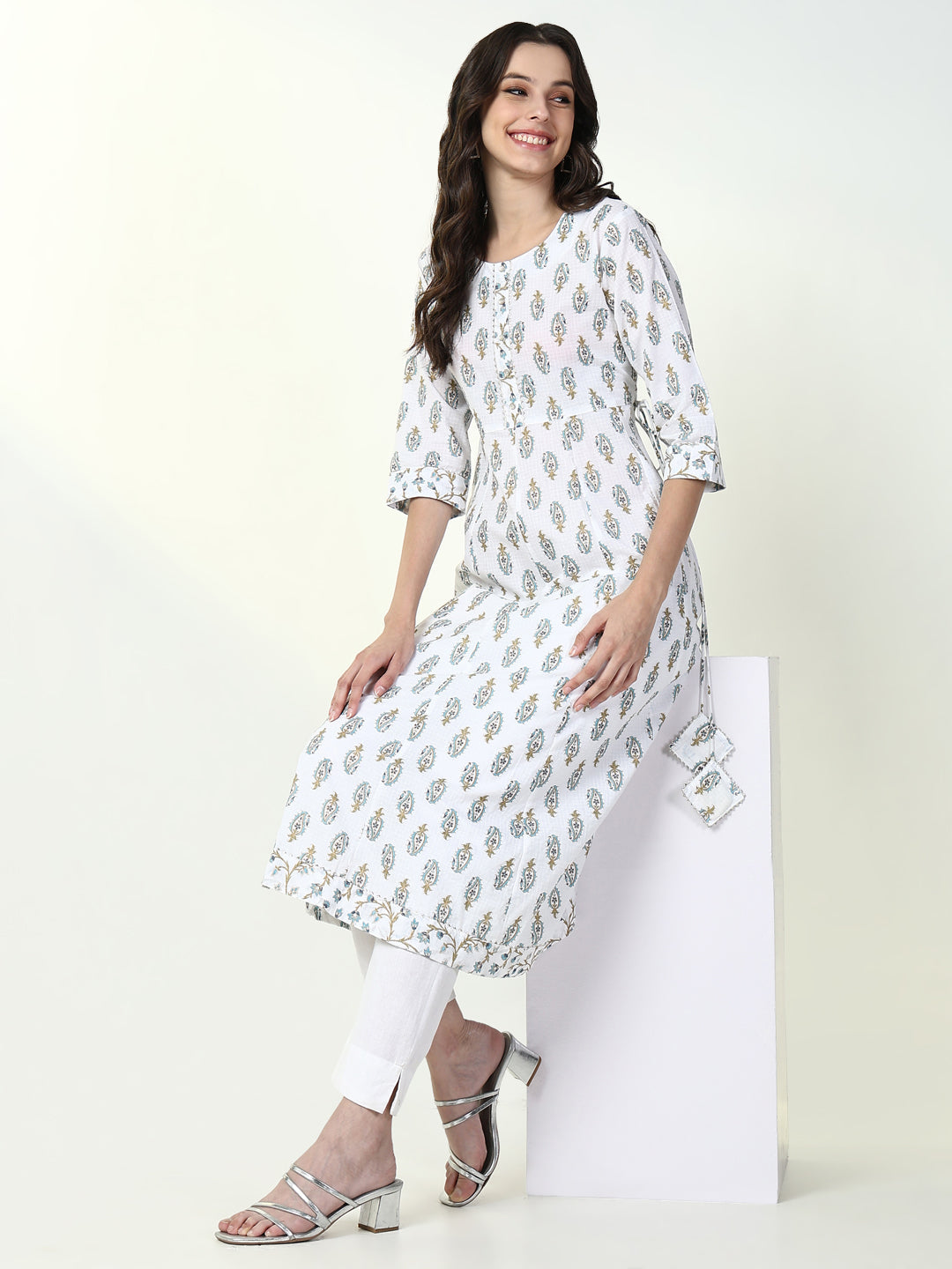 Women's White Paisley Anarkali Kurta