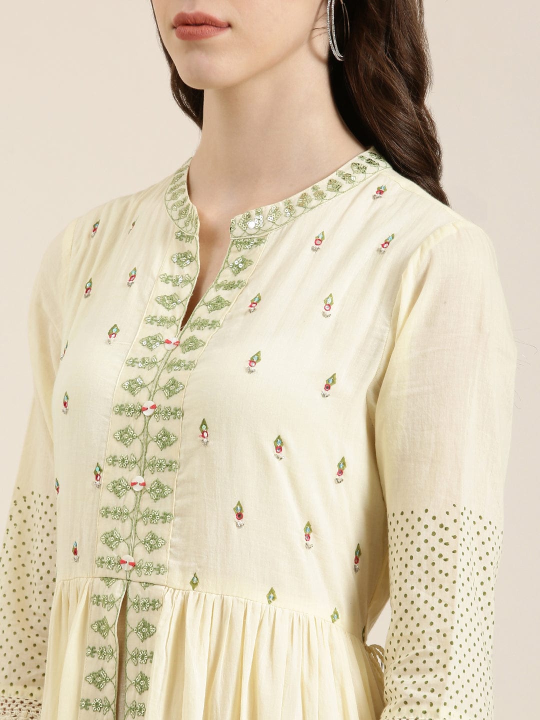 Women's Mandarin Collar Solid Empire Cream Kurta
