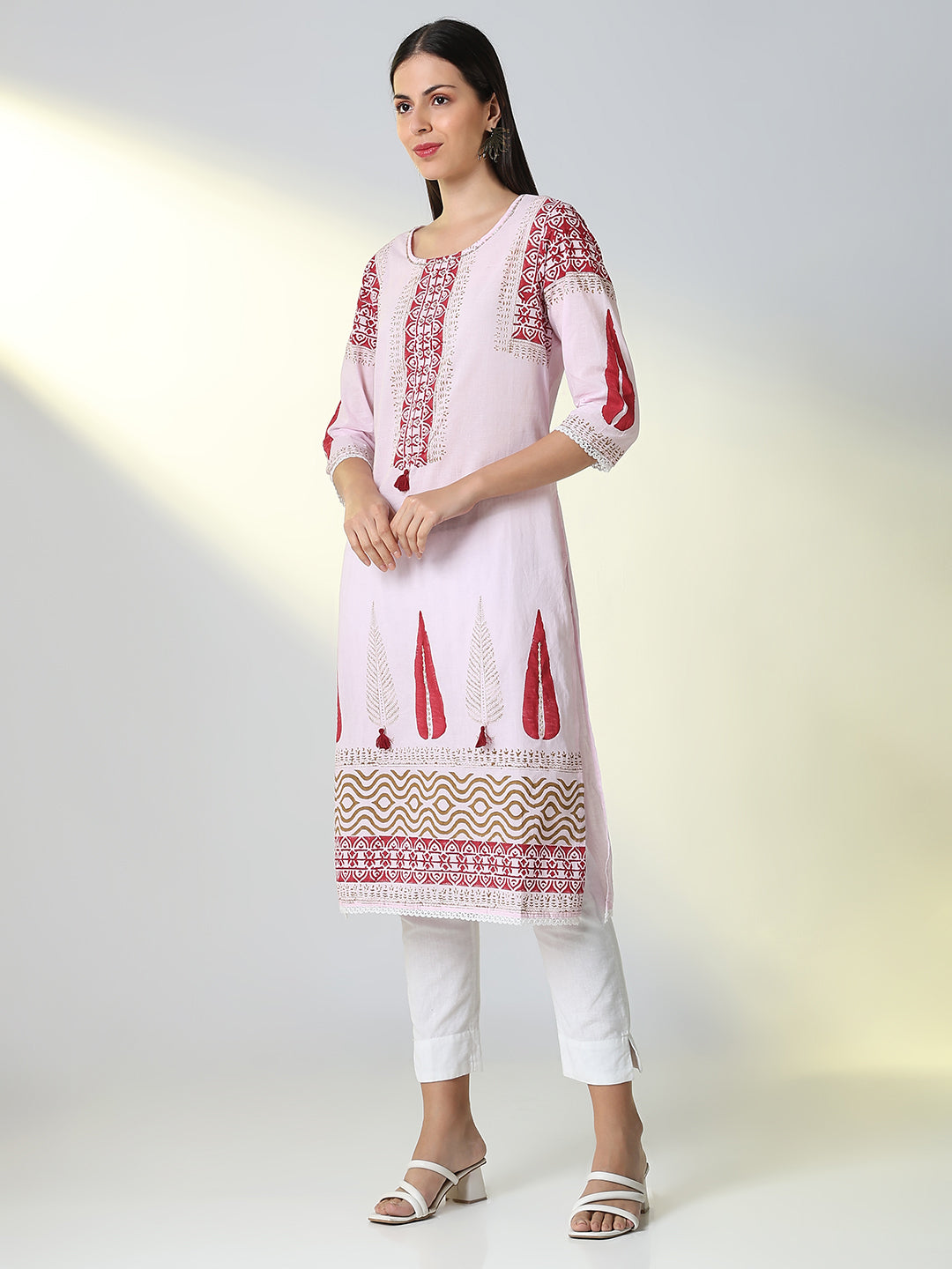 Women's Pink Ethnic Motifs Straight Kurta